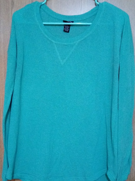 Shirts - Picture 4 of 7